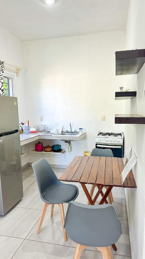Appartamento Departamento céntrico con estacionamiento Felipe Carrillo Puerto Esterno foto